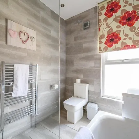 Holiday home A23s For Your Relaxed & Cosy With Free Parking And Wifi Leeds (West Yorkshire)