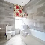 A23s For Your Relaxed & Cosy With Free Parking And Wifi *