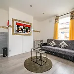 A23s For Your Relaxed & Cosy With Free Parking And Wifi Leeds (West Yorkshire)