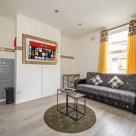 23As - Stylish Home With Free Parking ليدز