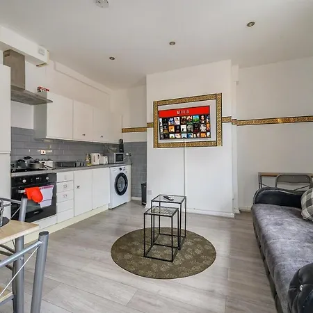 Feriehus A23s For Your Relaxed & Cosy With Free Parking And Wifi Leeds (West Yorkshire)