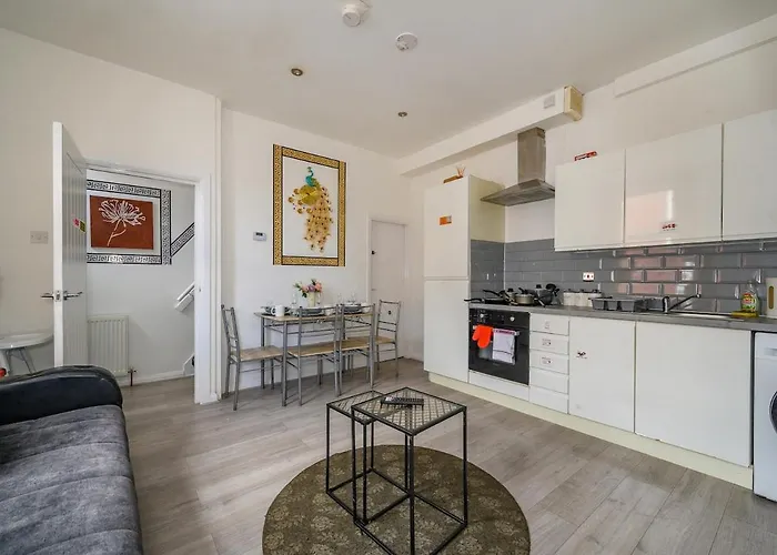 A23s For Your Relaxed & Cosy With Free Parking And Wifi *