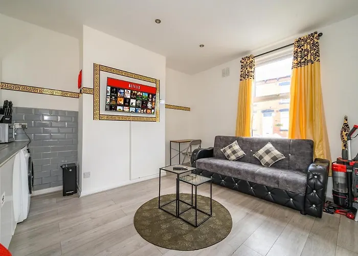 A23s For Your Relaxed & Cosy With Free Parking And Wifi Лидс